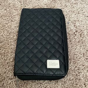 New, unused IT brushes case